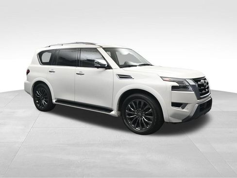 Used 2023 Nissan Armada Platinum w/ Captain's Chairs Package RWD image 7