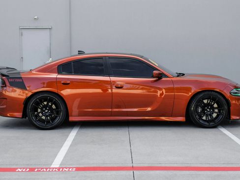 Used 2021 Dodge Charger Scat Pack w/ Daytona Edition Group RWD image 11