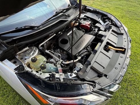 Used 2023 Nissan Rogue SV image 33