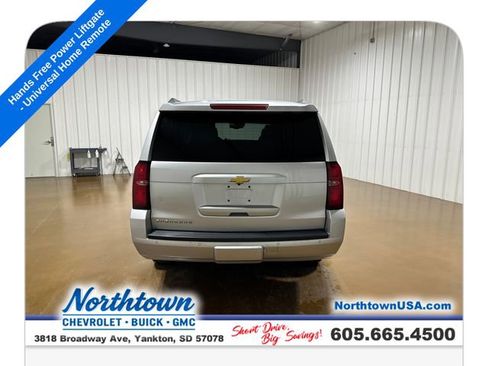 Used 2015 Chevrolet Suburban LT w/ Luxury Package AWD/4WD image 4