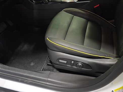 New 2025 Chevrolet TrailBlazer ACTIV w/ Convenience Package image 16