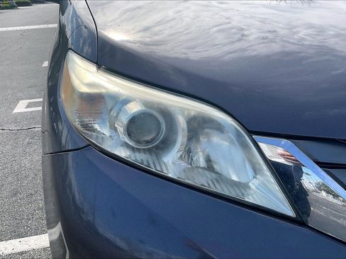 Used 2013 Toyota Sienna XLE w/ Premium Pkg FWD image 26