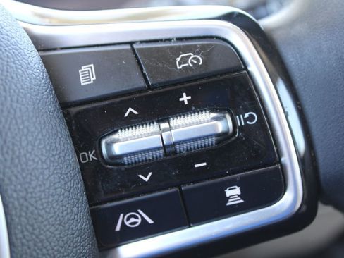 Certified 2024 Kia Sorento EX w/ Panoramic Sunroof Package FWD image 32