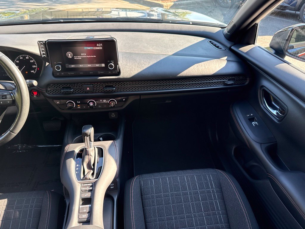 Used 2025 Honda HR-V Sport image 31