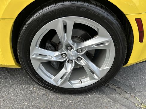 Used 2017 Chevrolet Camaro SS image 8