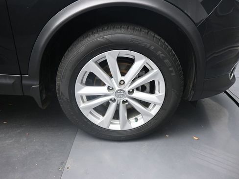 Used 2018 Nissan Rogue Sport SV w/ SV Technology Package image 19