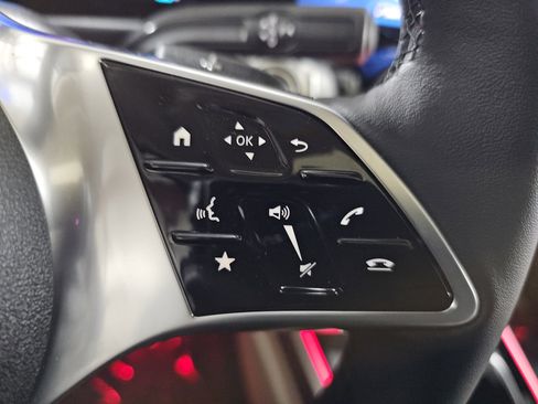 New 2026 Mercedes-Benz GLB 250 image 18