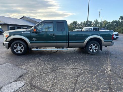 Used 2011 Ford F250 Lariat RWD image 3