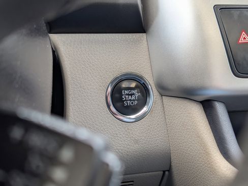 Used 2016 Toyota Highlander Limited image 20