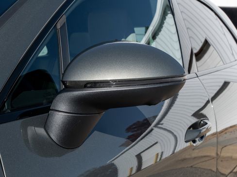 Used 2025 Porsche Macan Electric image 13