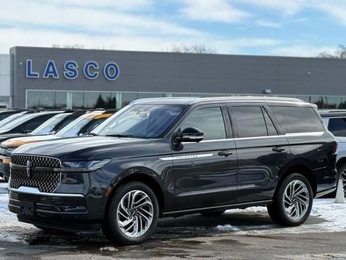 Used 2025 Lincoln Navigator Reserve image 1