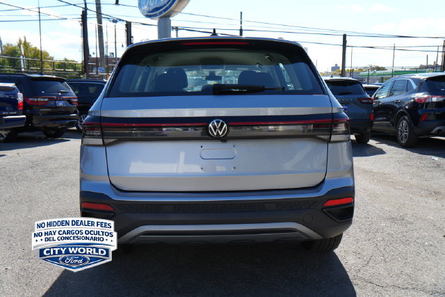 Used 2025 Volkswagen Taos S FWD image 4