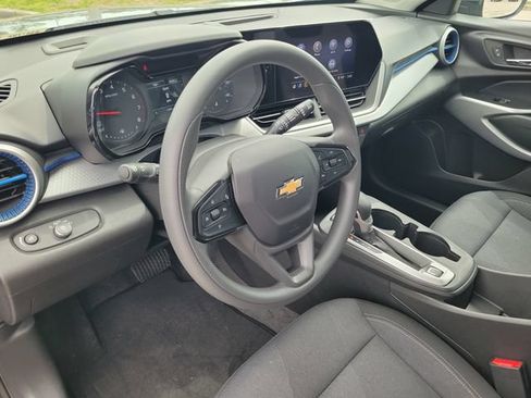 Used 2026 Chevrolet Trax LS FWD image 15