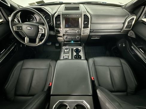 Used 2018 Ford Expedition XLT w/ Equipment Group 202A AWD/4WD image 10
