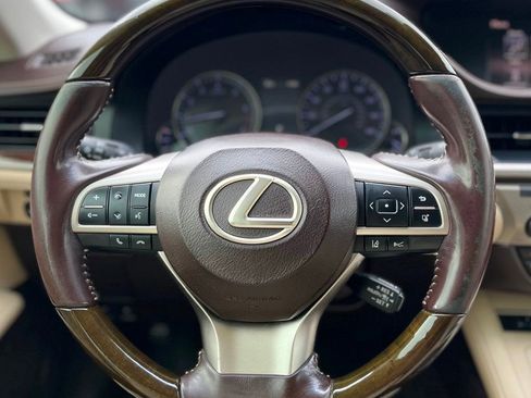 Used 2016 Lexus ES 350 w/ Ultra Luxury Package FWD image 20