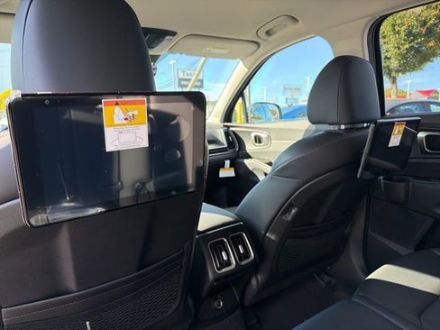 New 2026 Kia Sorento EX AWD/4WD image 8