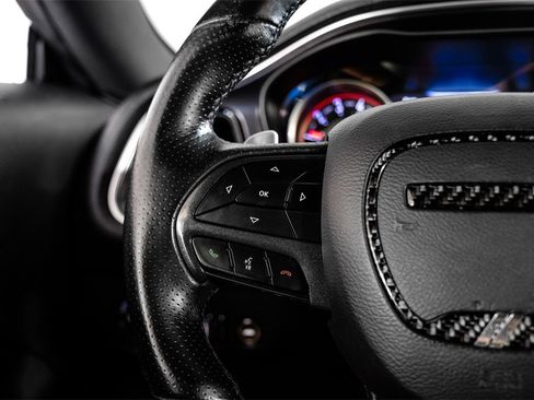 Used 2017 Dodge Challenger R/T image 13