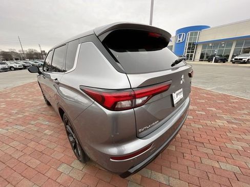 Used 2022 Mitsubishi Outlander SE image 31