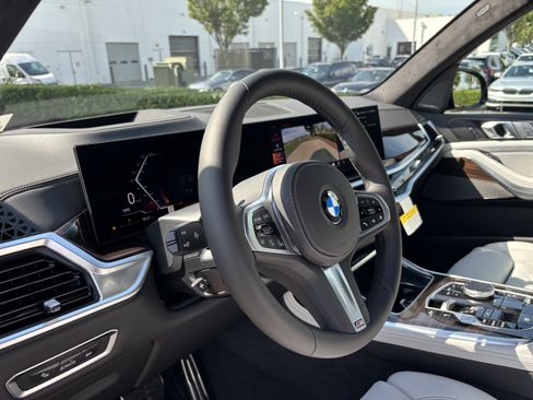 New 2027 BMW X7 xDrive40i w/ M Sport Package AWD/4WD image 17