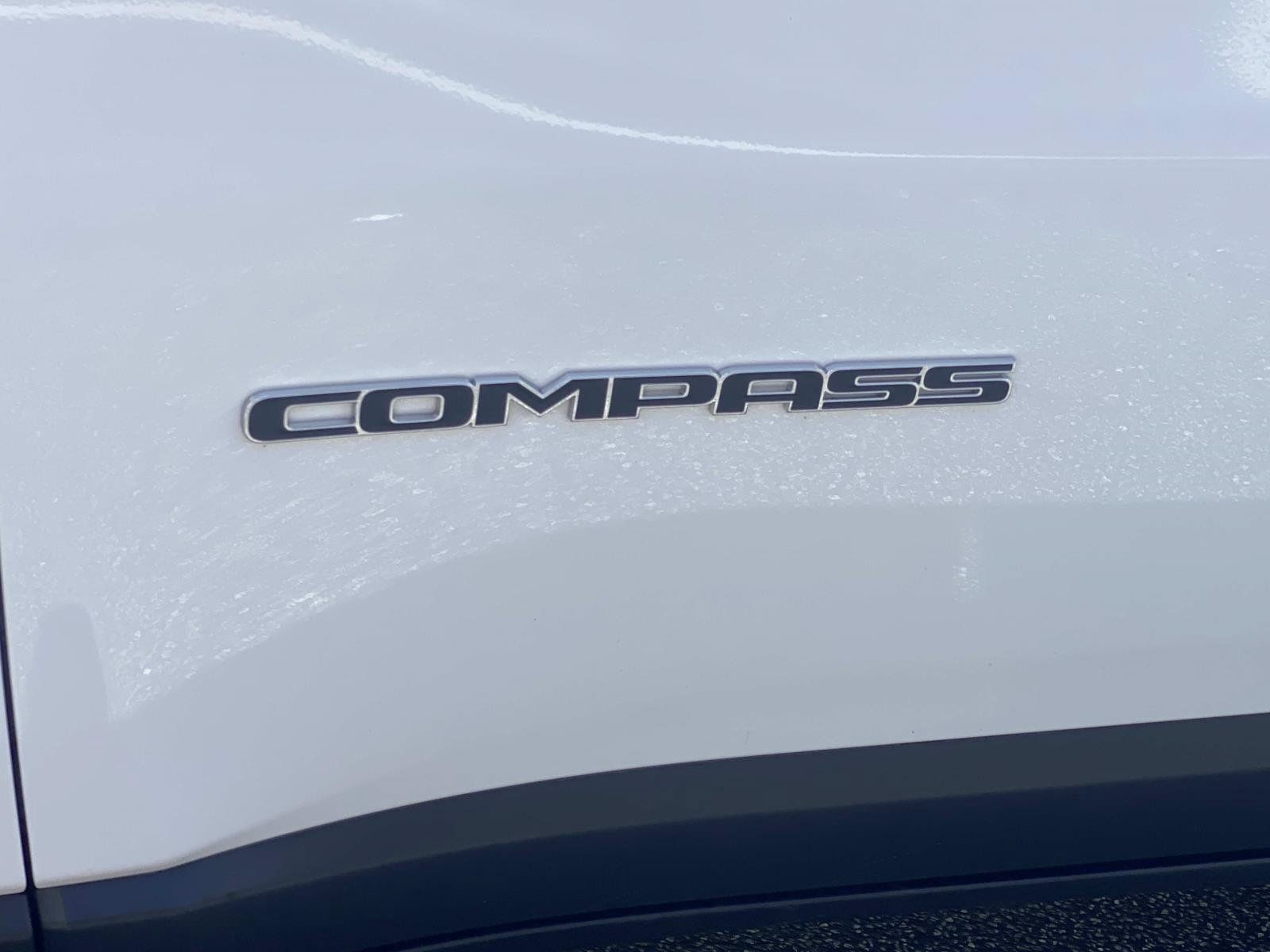 Used 2025 Jeep Compass Limited w/ Mopar Graphics Package AWD/4WD image 13