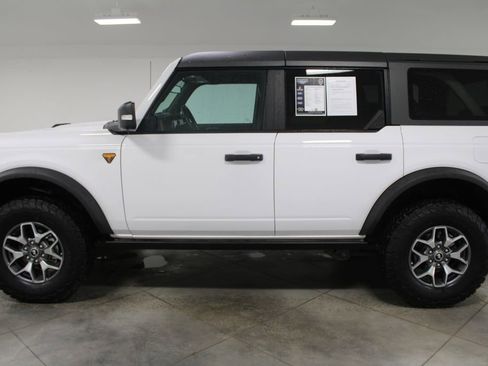 Used 2024 Ford Bronco Badlands image 6