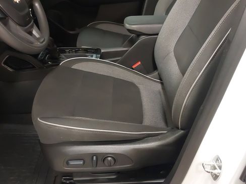 Certified 2023 Chevrolet TrailBlazer LT w/ Convenience Package FWD image 22