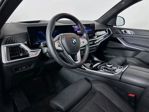 Certified 2024 BMW X7 xDrive40i w/ Executive Package image 9
