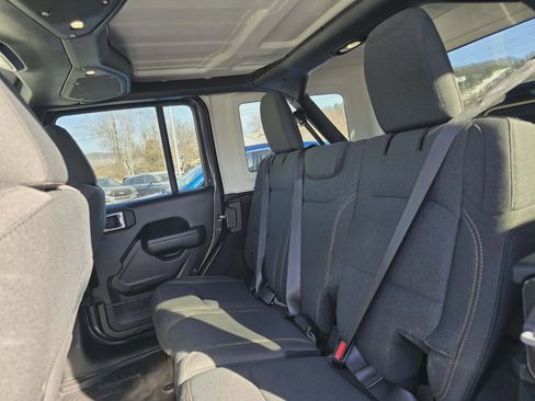 Used 2024 Jeep Wrangler Willys image 13