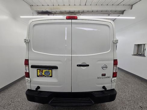 Used 2021 Nissan NV 2500 S image 5