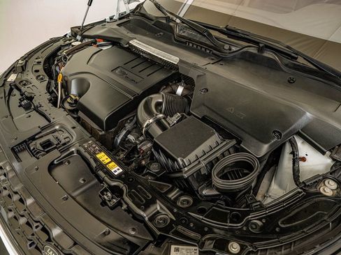 Used 2021 Land Rover Range Rover Evoque R-Dynamic SE image 38