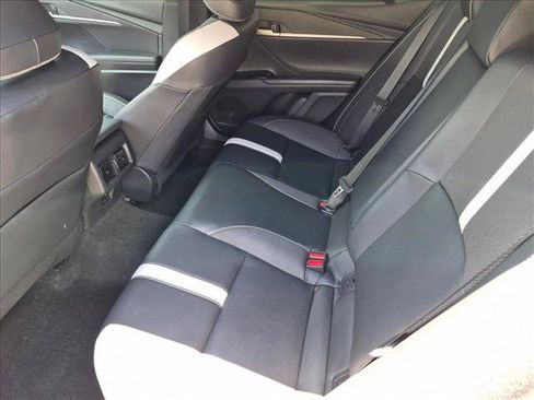 Used 2025 Toyota Camry SE w/ Convenience Package FWD image 19