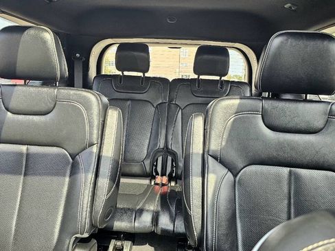 Used 2022 Jeep Grand Cherokee L Overland w/ Advanced Protech Group III image 17