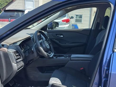 Used 2023 Nissan Rogue SV image 10