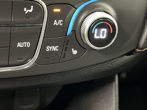 Used 2020 Chevrolet Traverse LT AWD/4WD image 23