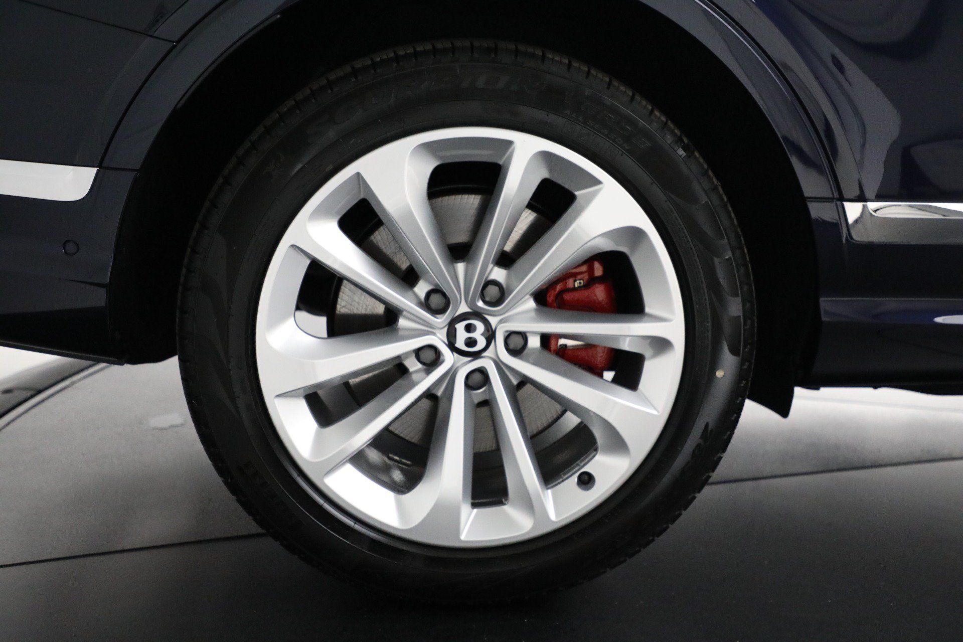 Used 2024 Bentley Bentayga Extended Wheelbase AWD/4WD image 48
