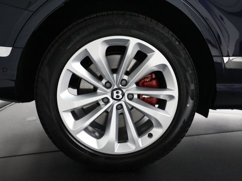 Used 2024 Bentley Bentayga Extended Wheelbase AWD/4WD image 48