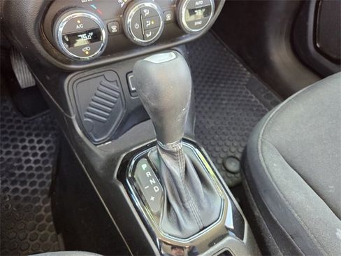 Certified 2017 Jeep Renegade Altitude w/ Advanced Technology Group image 25