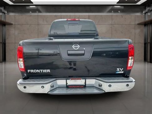 Used 2018 Nissan Frontier SV RWD image 4
