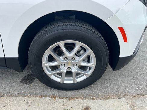 Used 2022 Chevrolet Equinox LT AWD/4WD image 11