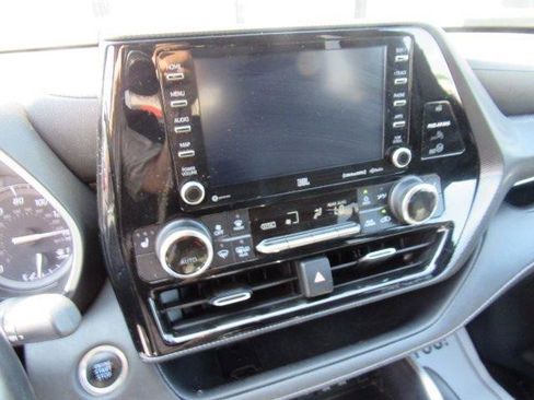Used 2021 Toyota Highlander XSE AWD/4WD image 28