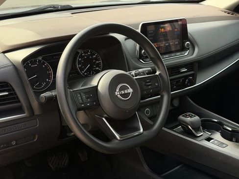 Used 2023 Nissan Rogue S AWD/4WD image 17