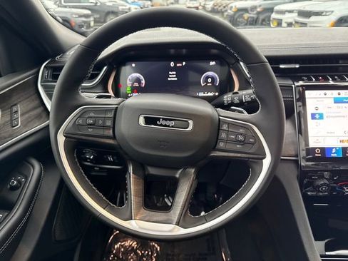 New 2025 Jeep Grand Cherokee L Limited image 19