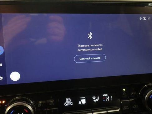 Used 2024 Toyota Highlander Limited image 26