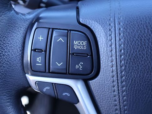 Certified 2019 Toyota Sienna SE Premium image 22