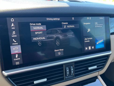 Used 2019 Porsche Cayenne AWD/4WD image 11