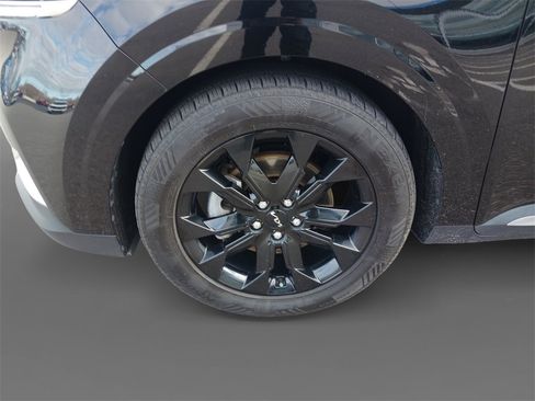 Used 2024 Kia Carnival SX image 15