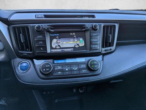 Used 2018 Toyota RAV4 LE image 12