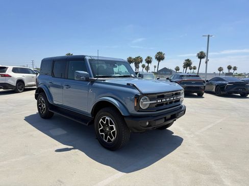 Used 2025 Ford Bronco Outer Banks AWD/4WD image 4