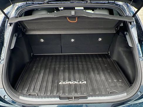 Used 2021 Toyota Corolla SE w/ SE Preferred Package image 10