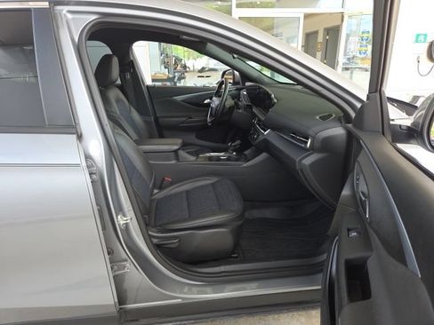 Used 2024 Buick Envista Sport Touring w/ Convenience I Package FWD image 34
